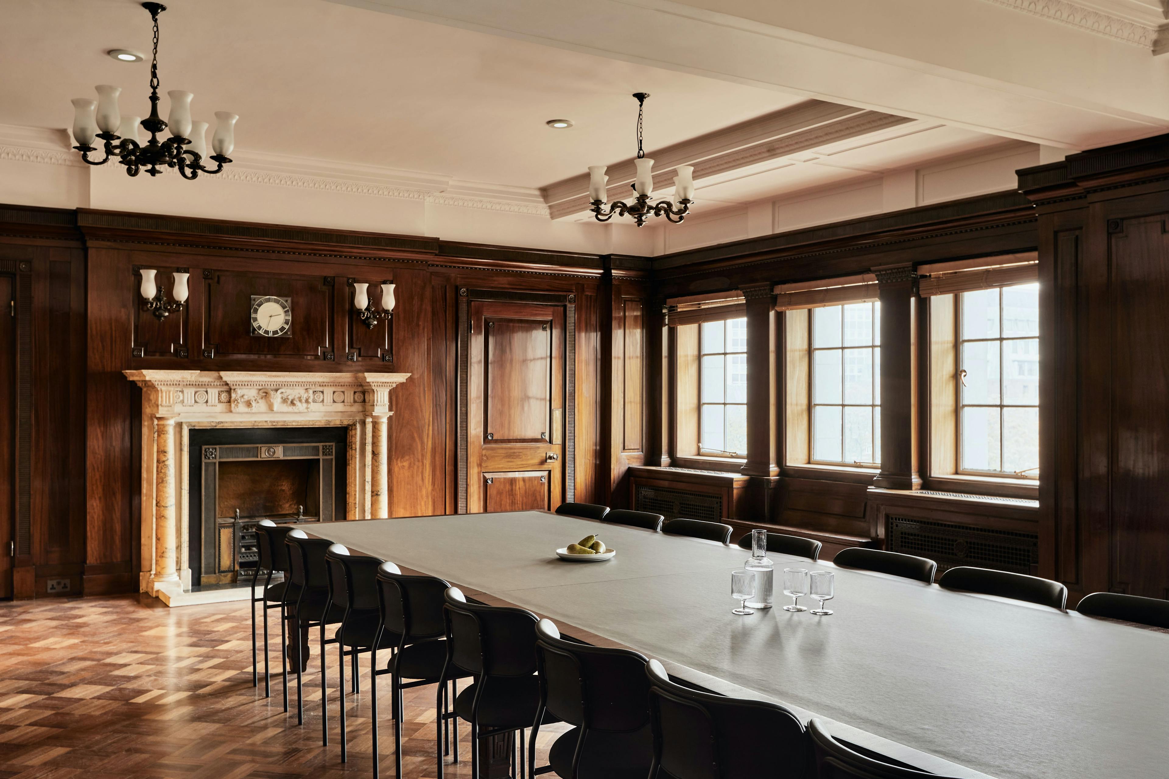 Holborn – 16 Person Office – Bloomsbury Square