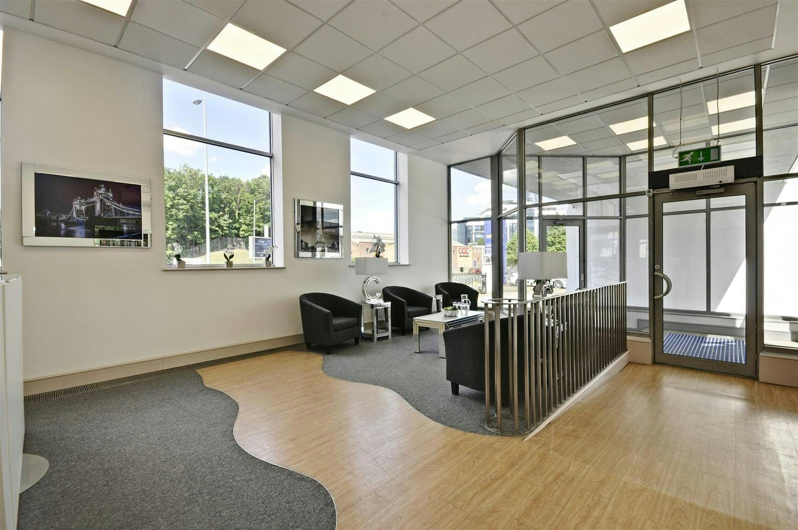 Brentford – 58 Person Office – Great West Road