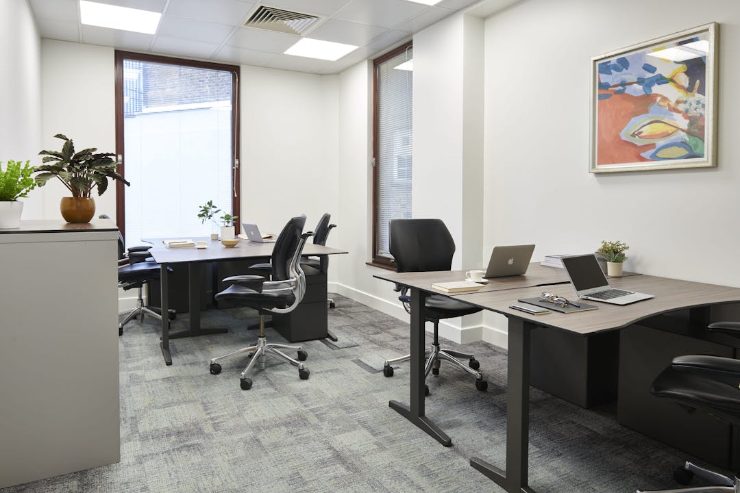 St Pauls – 24 Person Office with Private Terrace – Snow Hill