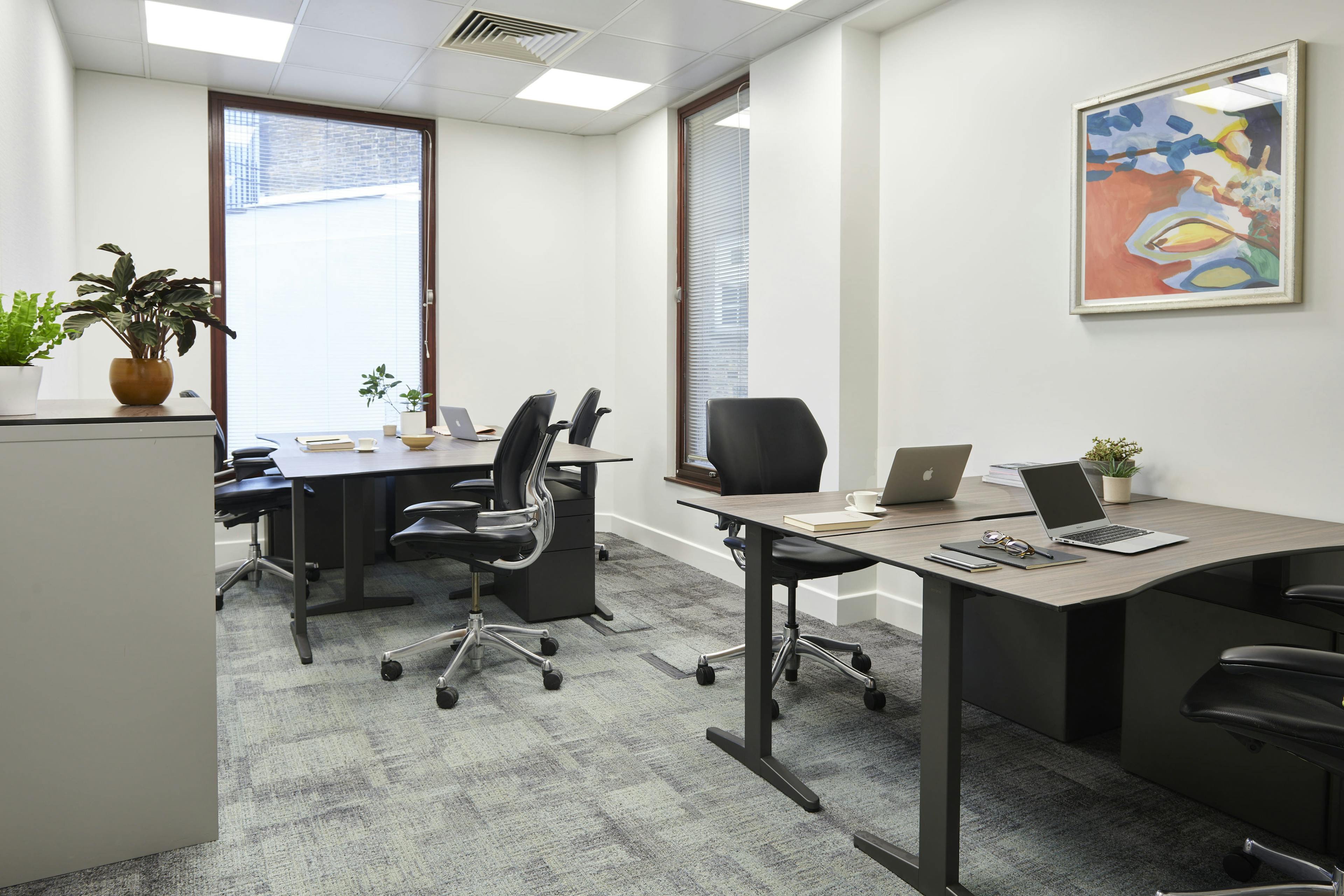 St Pauls – 10 Person Office & Private Meeting Room – Snow Hill