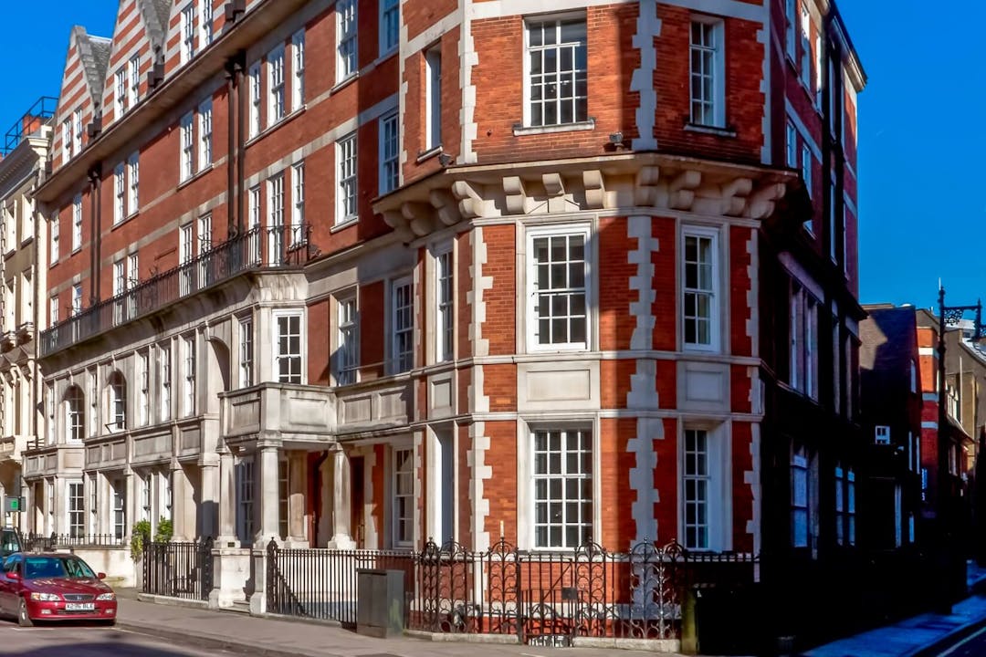 Mayfair – 7 Person Office – Grosvenor Street