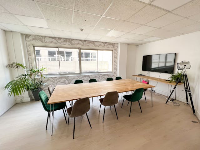 Liverpool Street  - 10 Person Office - Houndsditch