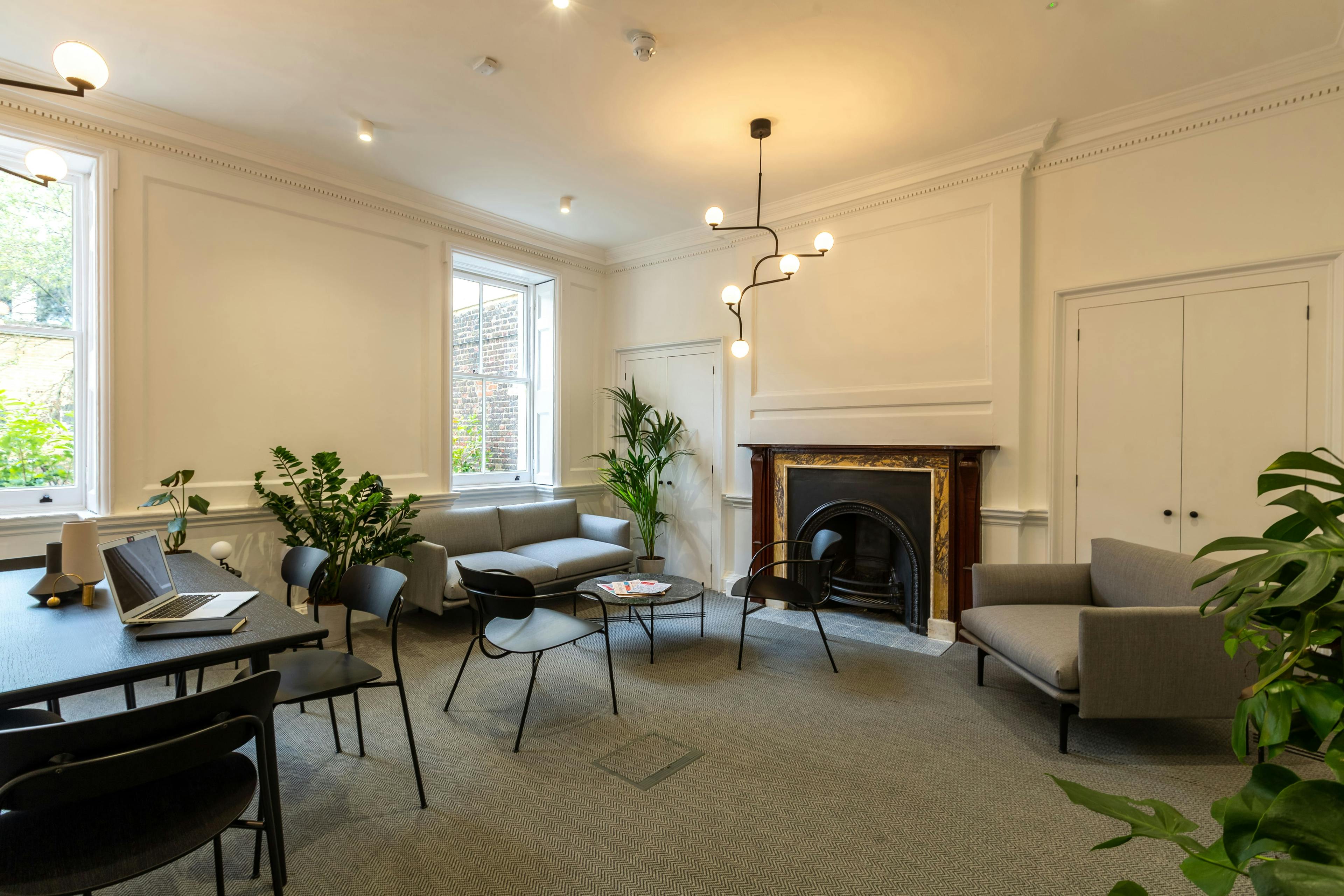 Holborn - 4-6 Person Office - Bloomsbury Place