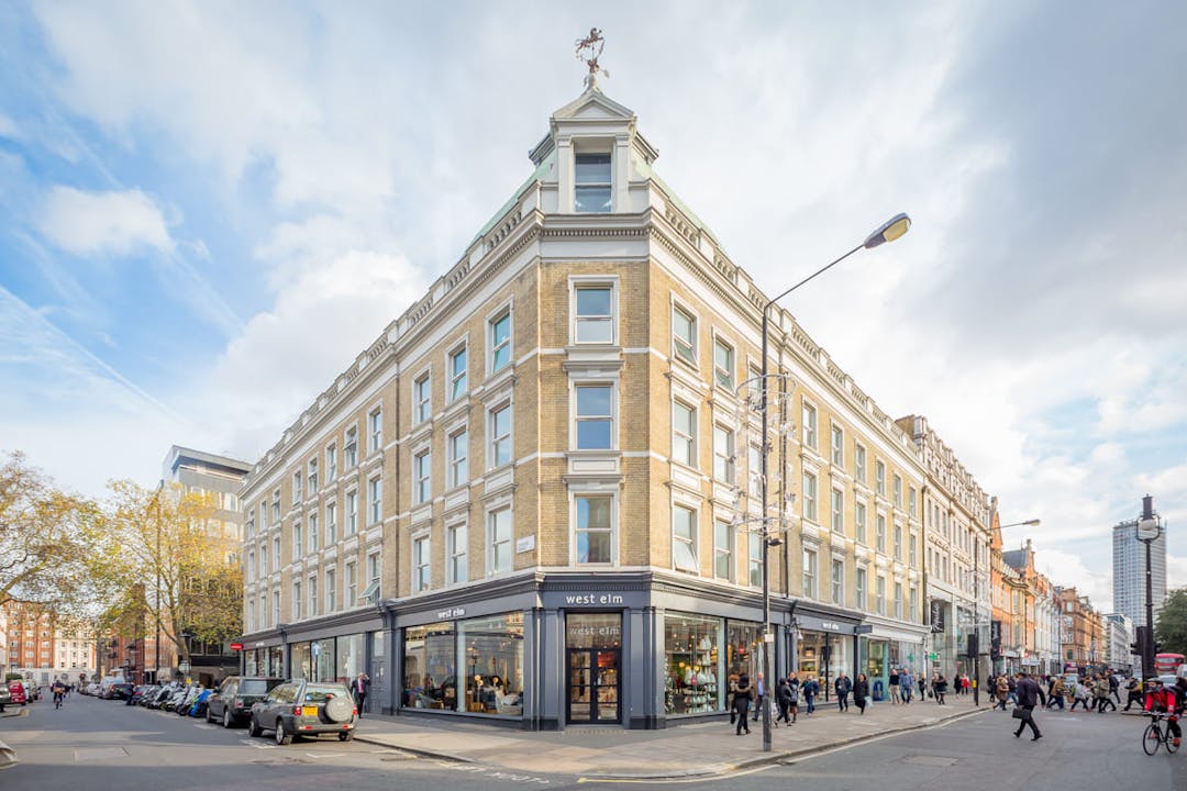 Tottenham Court Road - 28 Person Office  -  Alfred Place 