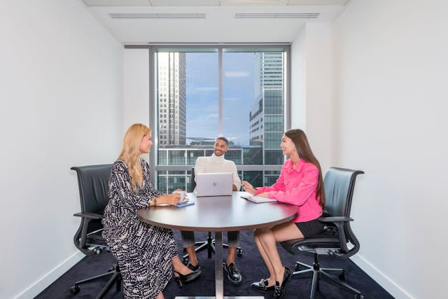 Canary Wharf – 10 Person Office – Bank Street
