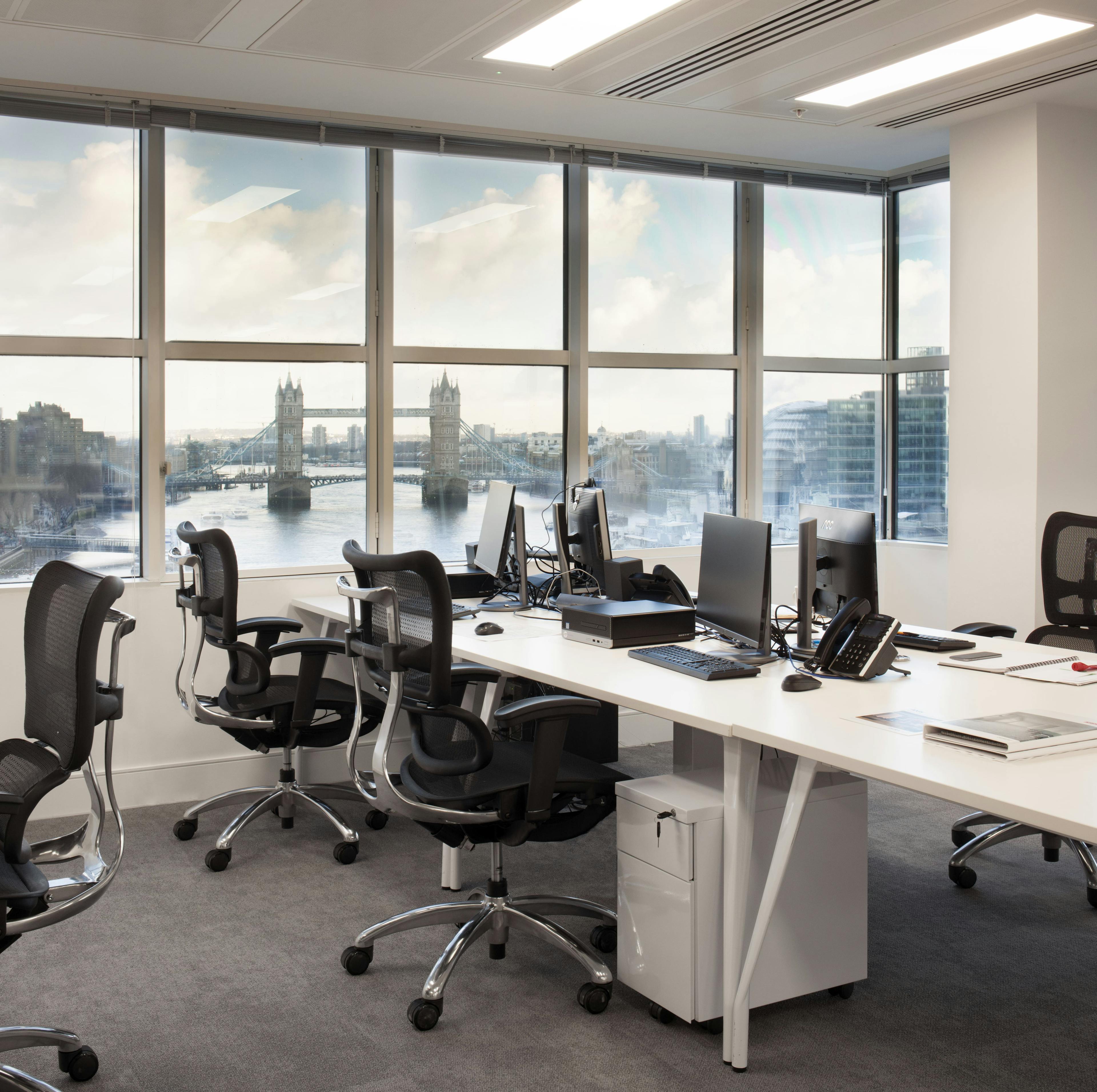 Monument –  28 Person Office – Lower Thames Street