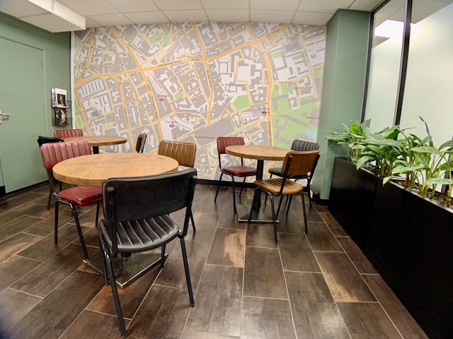 Farringdon - 15 Person Office with Private Meeting Room - St John's Lane