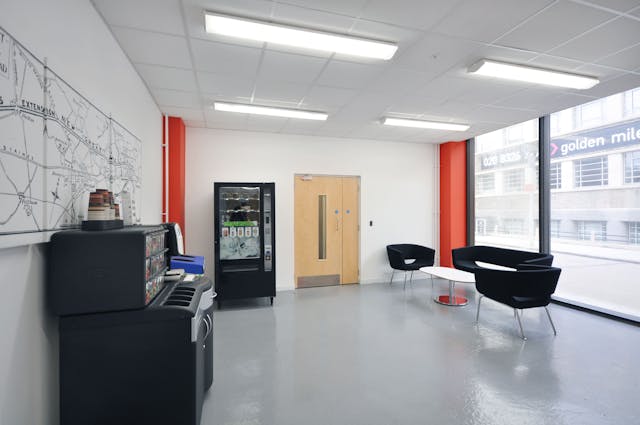 Brentford - 7 Person Office- Great West Road