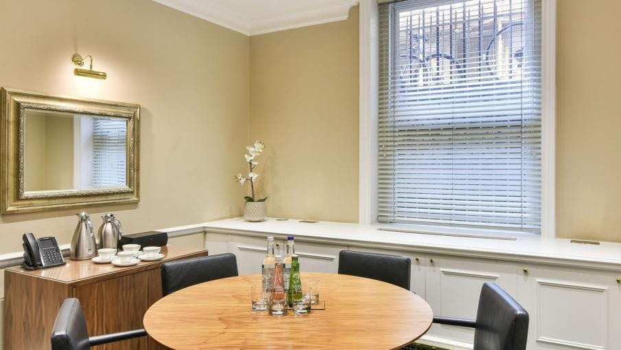 Mayfair – 4 Person Office – Berkeley Square