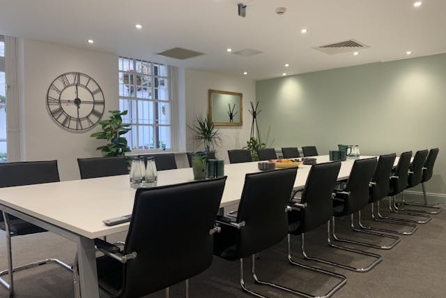 Westminster - 6 Person Office - Victoria Palace Street