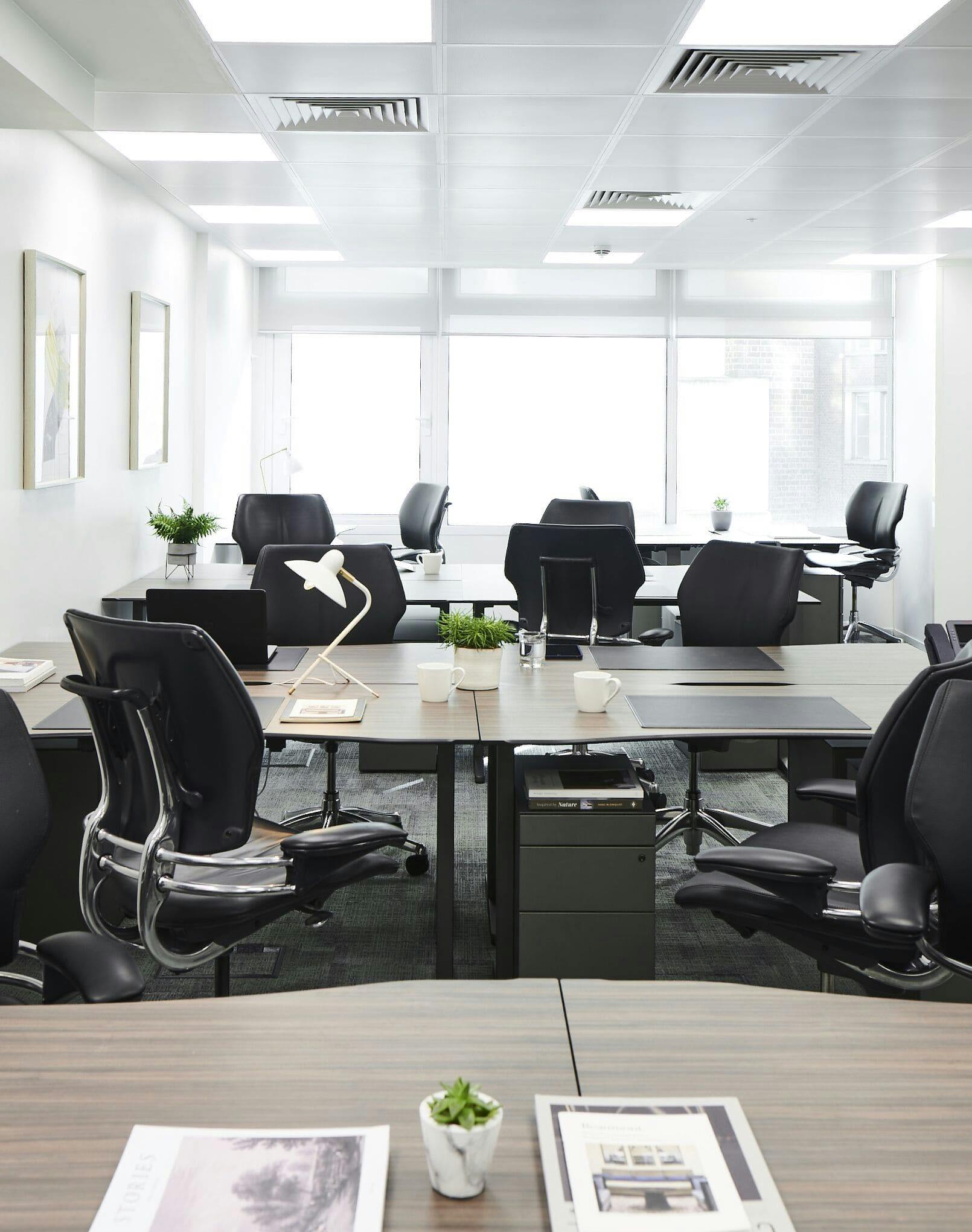 Midtown – 18 Person Office & Private Meeting Room – High Holborn