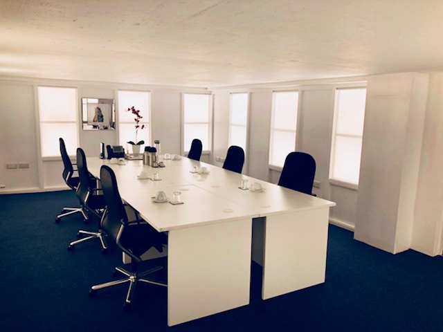 Wimbledon – 3 Person Office – The Broadway