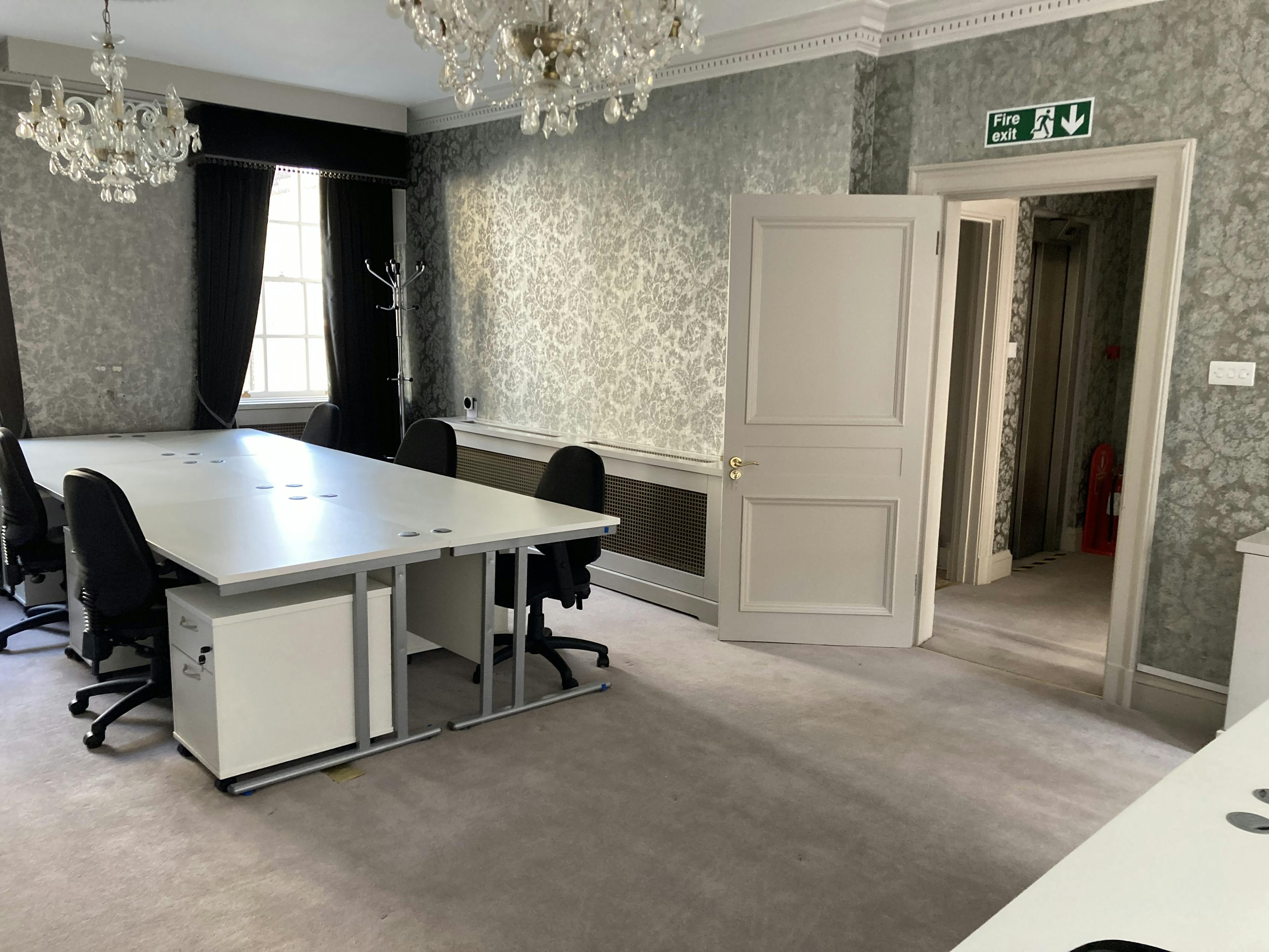 Victoria – 3 Person Office – Catherine Place