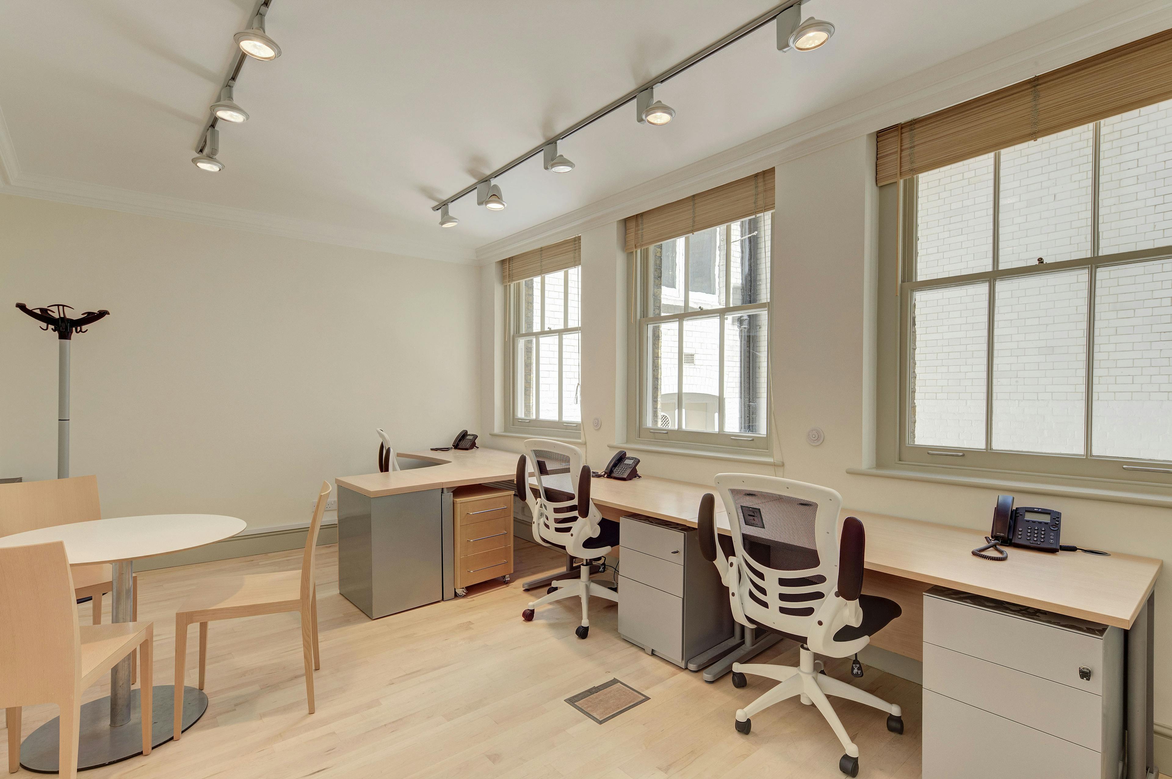 Westminster – 8 Person Office – Old Queen Street