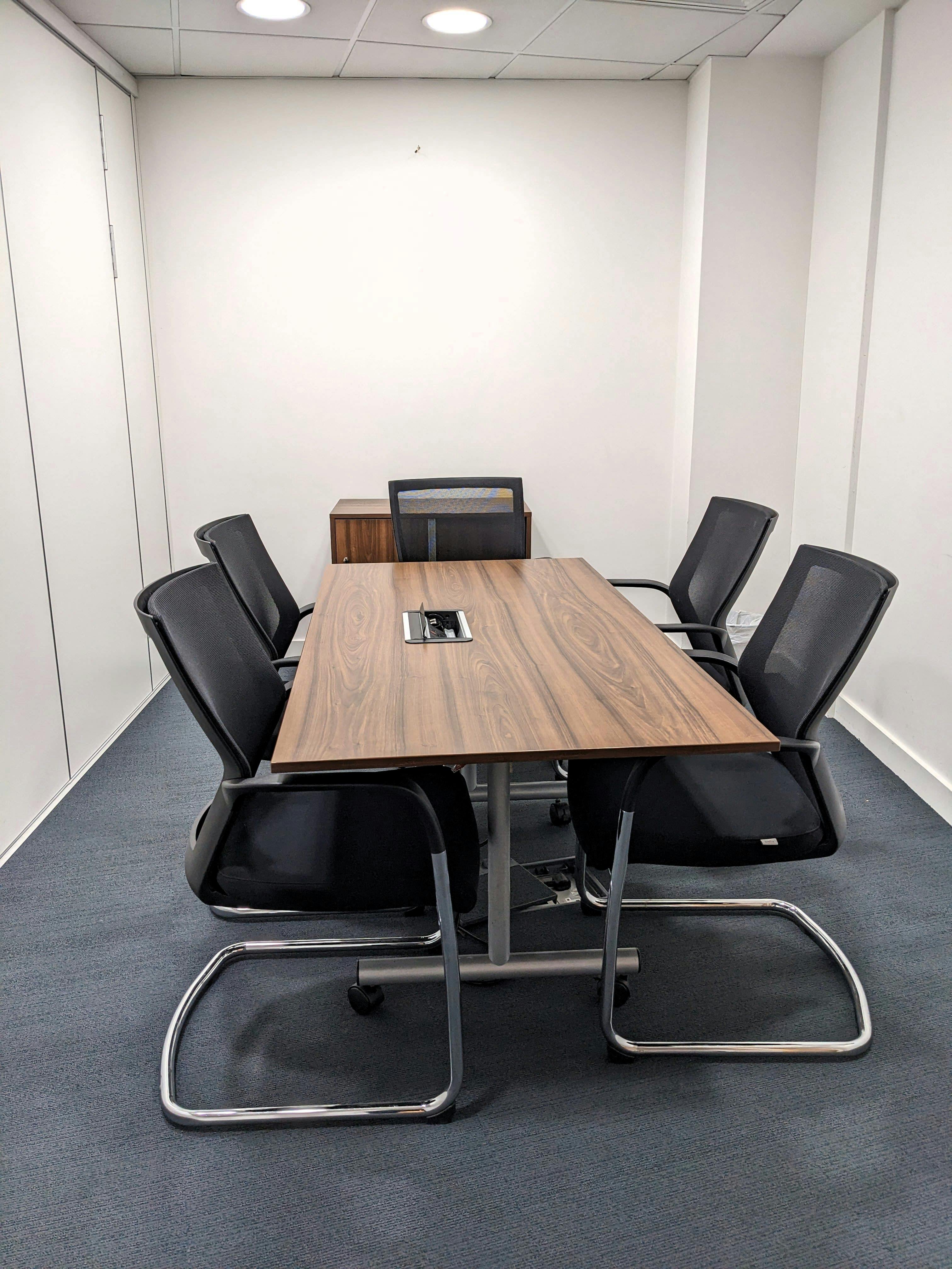 Victoria – 22 Person Office – Greycoat Place