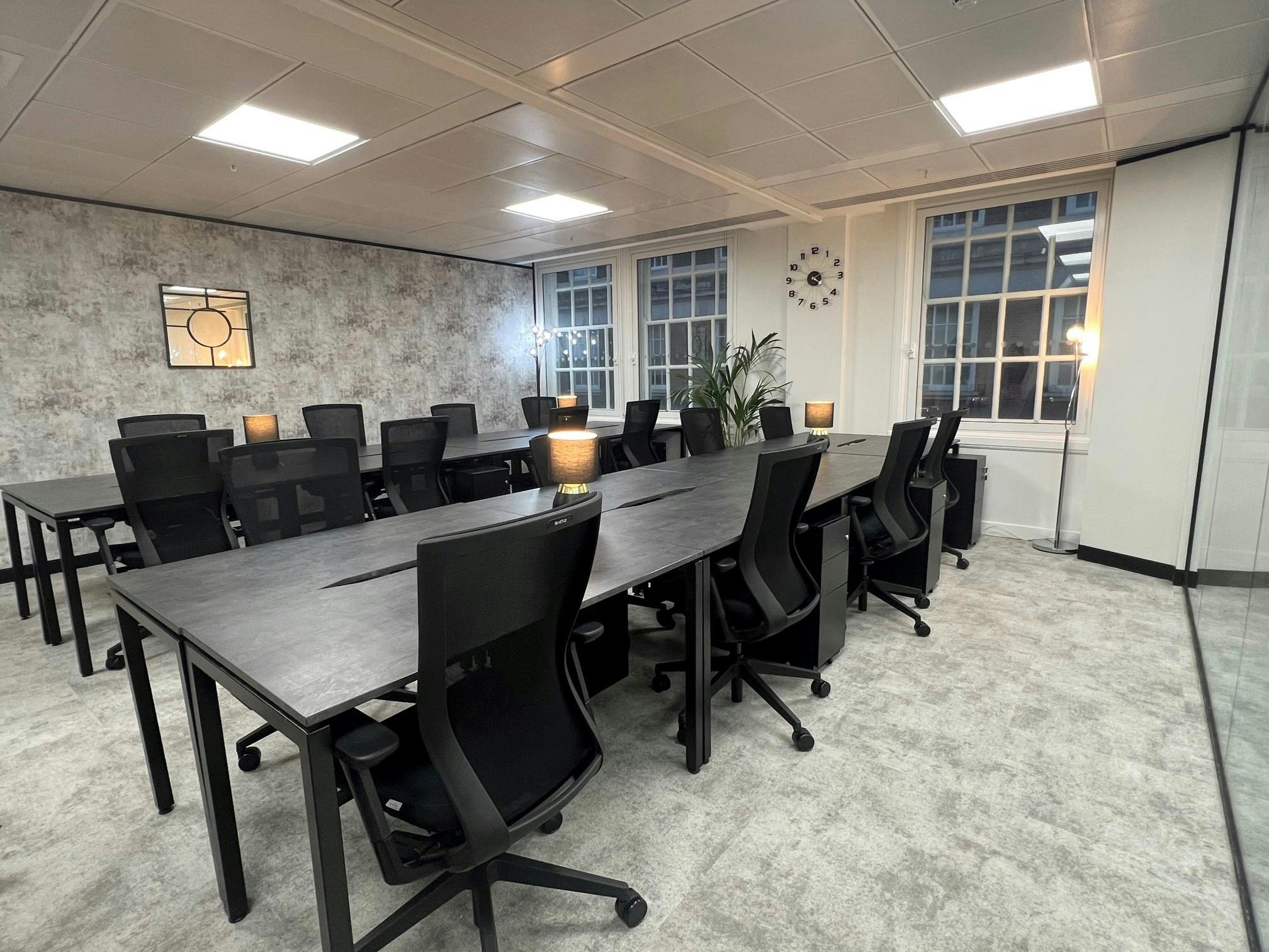 Perfectly located 12 desk office around the corner from Marable Arch Station and minutes away from Bond Street and Oxford Circus. 
