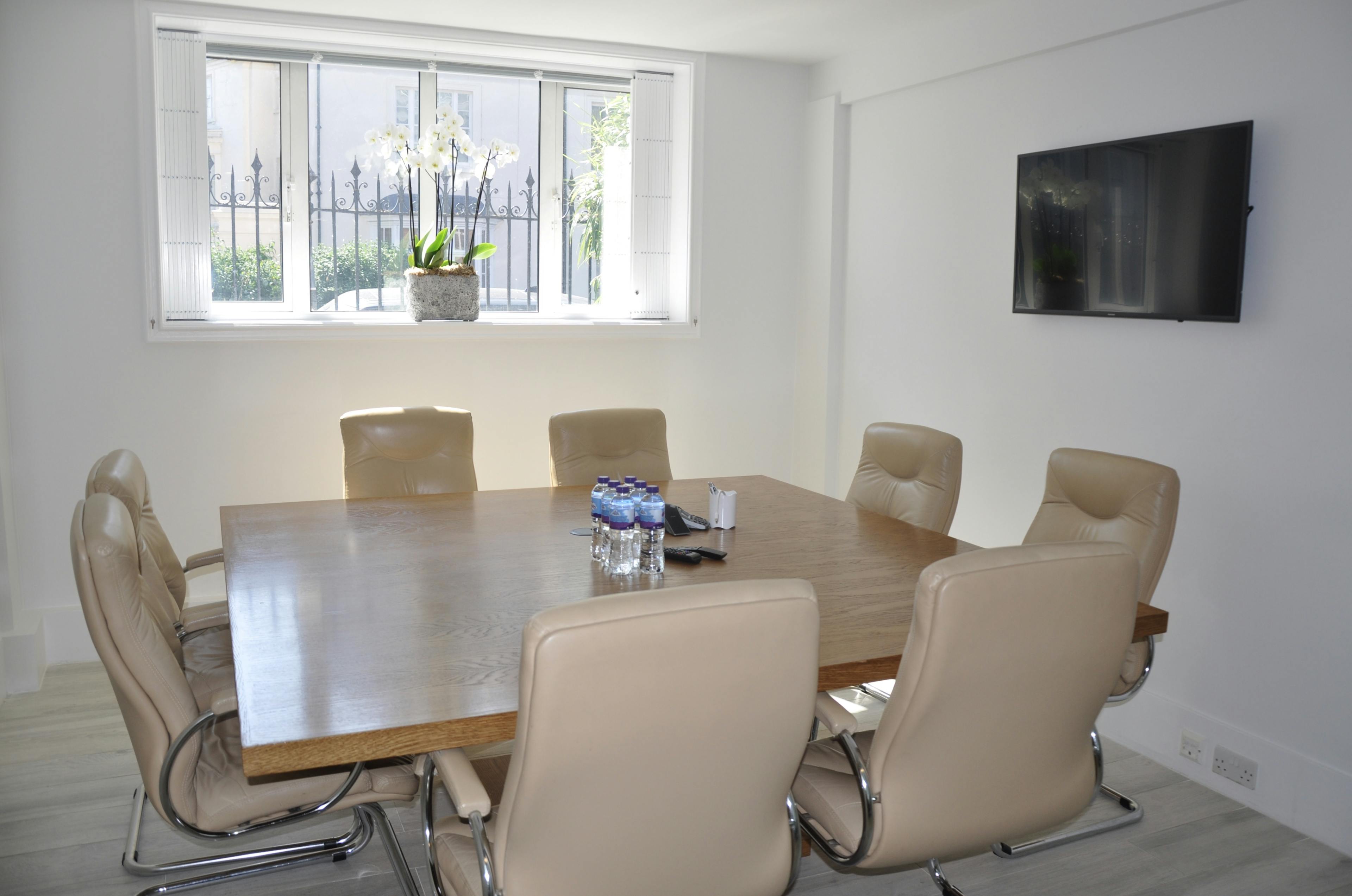 Archway - 6 Person Office - Elthorne Road
